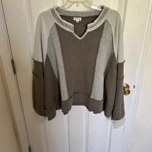 POL Two-Tone Waffle knit top in Light Gray and Taupe